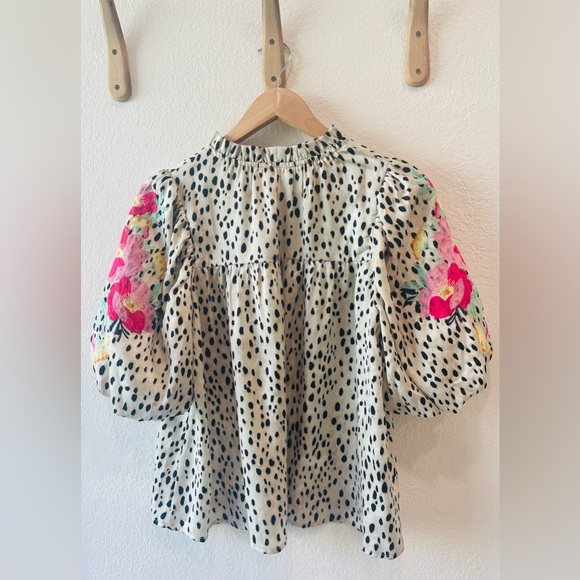 entro Tops - Entro Off White/Black Animal Print Embroidered Blouse Size S